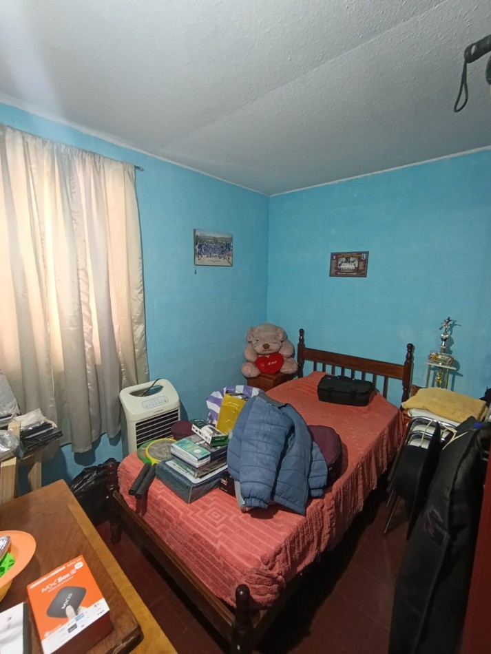 Tu nuevo hogar en Barrio San Pedrito: Espacio, comodidad y asador propio. Casa tres dormitorios en 530 viviendas sobre pasaje 9 del barrio San Pedrito. 