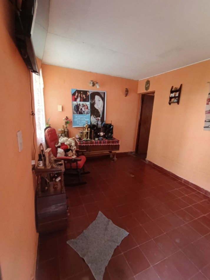 Tu nuevo hogar en Barrio San Pedrito: Espacio, comodidad y asador propio. Casa tres dormitorios en 530 viviendas sobre pasaje 9 del barrio San Pedrito. 