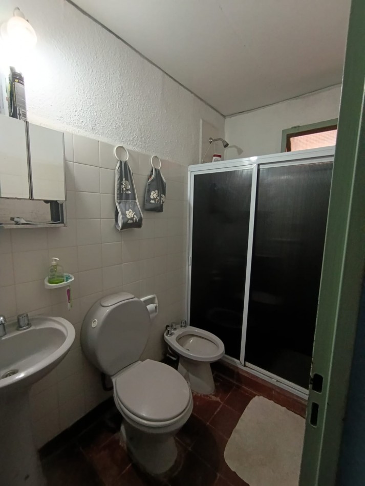 Tu nuevo hogar en Barrio San Pedrito: Espacio, comodidad y asador propio. Casa tres dormitorios en 530 viviendas sobre pasaje 9 del barrio San Pedrito. 