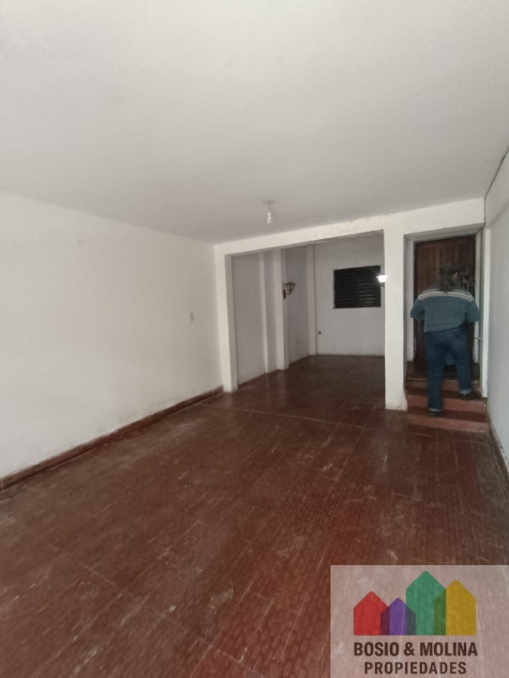 COMODA VIVIENDA 3 DORMITORIOS CON LOCAL COMERCIAL AL FRENTE EN PALPALA