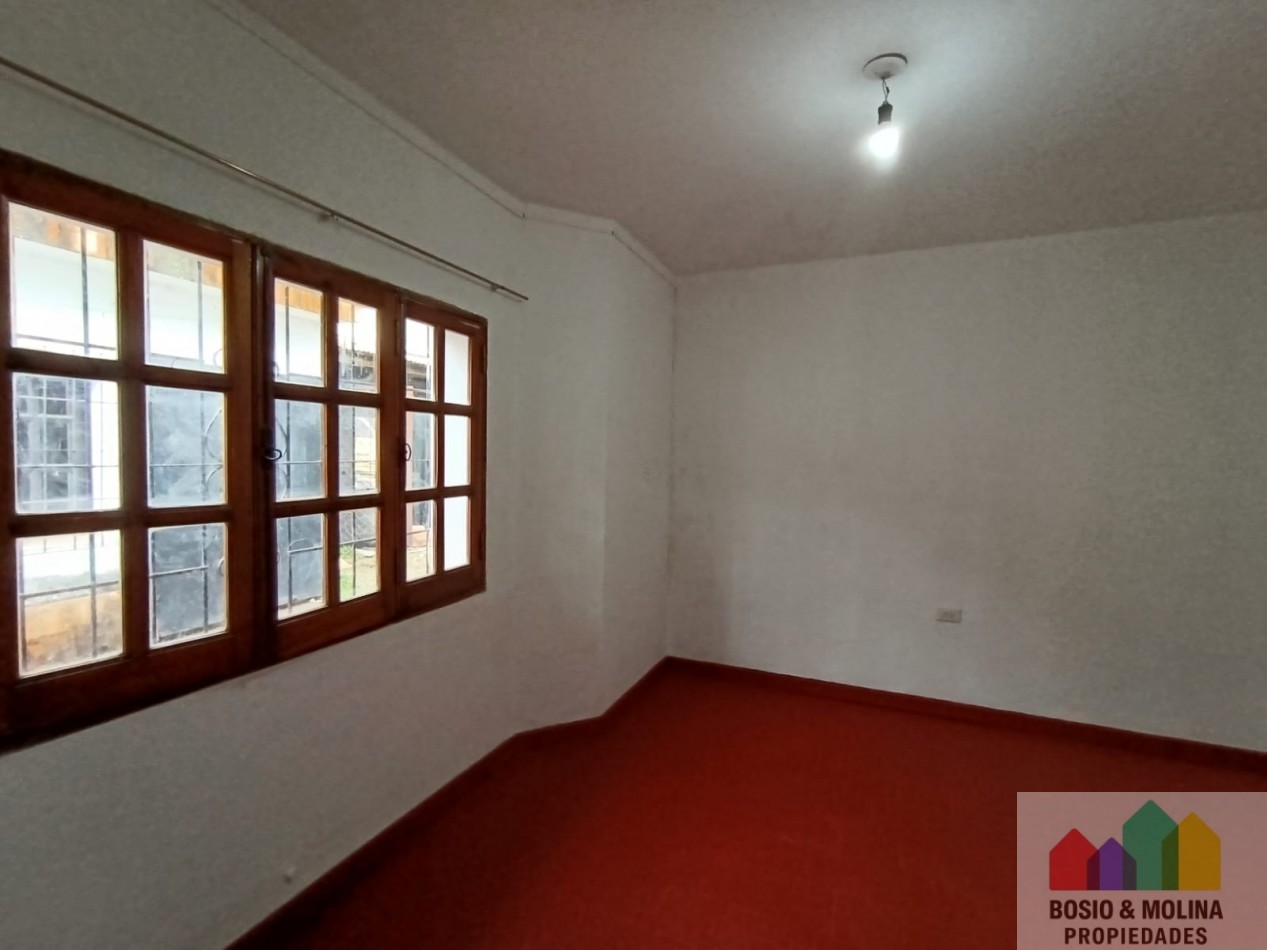 Amplia Oficina dos ambientes con baño privado ideal estudio juridico/contable, u oficina comercial. 