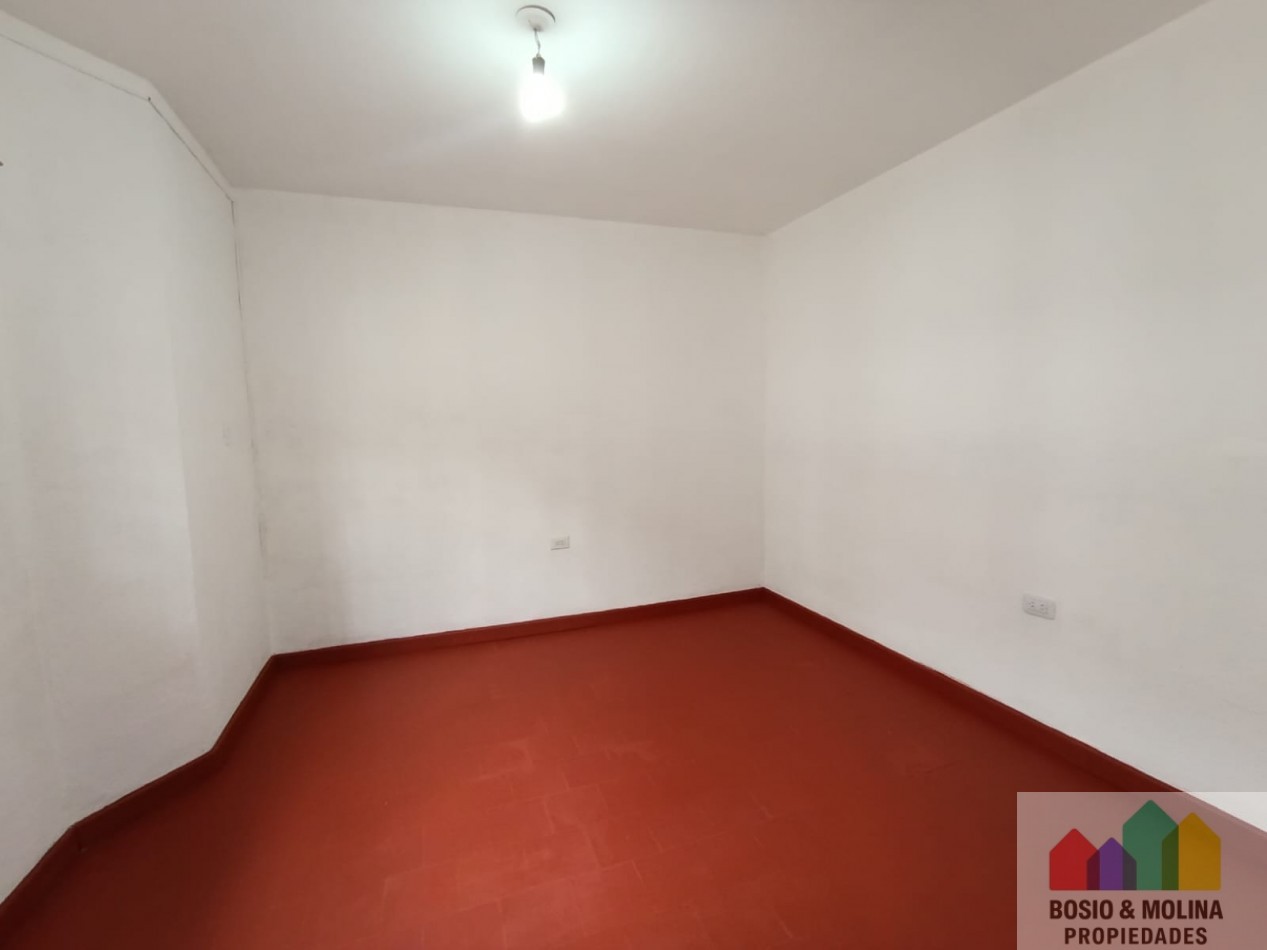 Amplia Oficina dos ambientes con baño privado ideal estudio juridico/contable, u oficina comercial. 