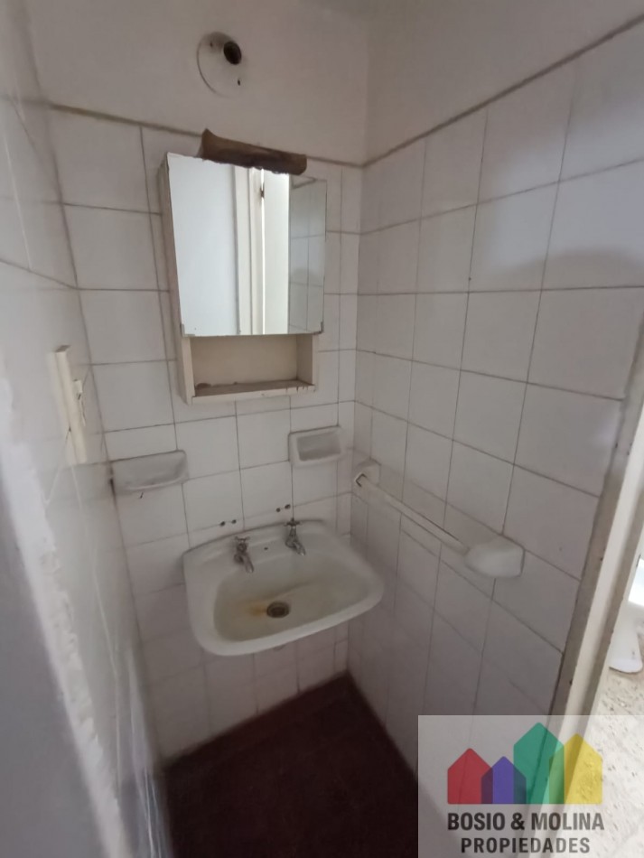 COMODA VIVIENDA 3 DORMITORIOS CON LOCAL COMERCIAL AL FRENTE EN PALPALA