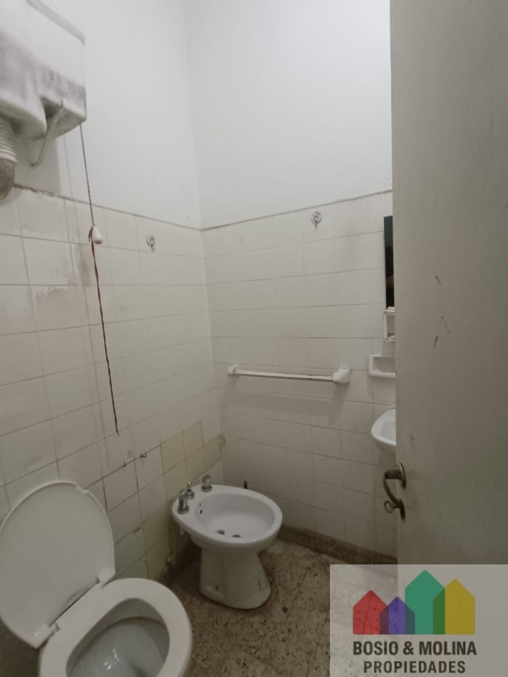 COMODA VIVIENDA 3 DORMITORIOS CON LOCAL COMERCIAL AL FRENTE EN PALPALA