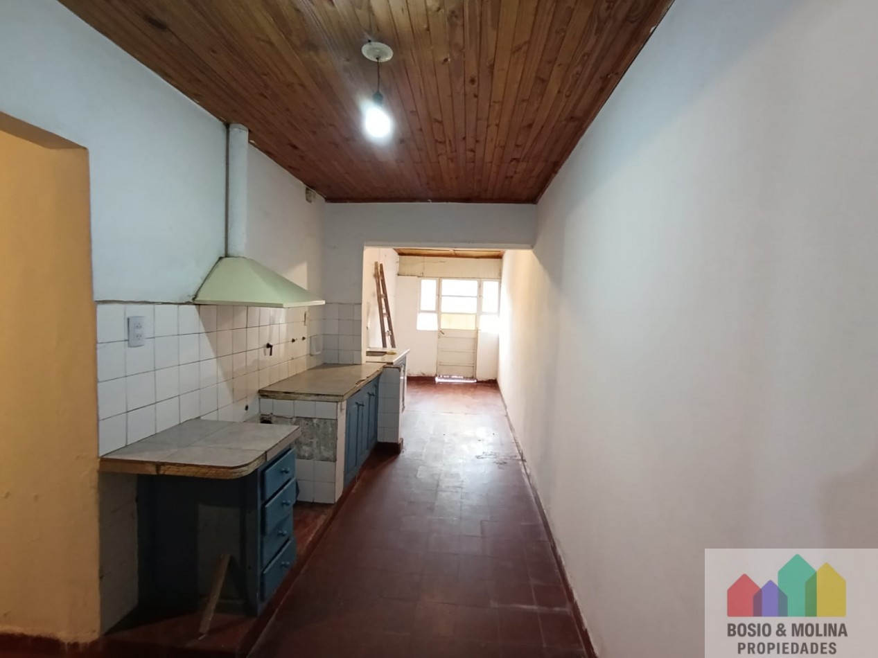 COMODA VIVIENDA 3 DORMITORIOS CON LOCAL COMERCIAL AL FRENTE EN PALPALA